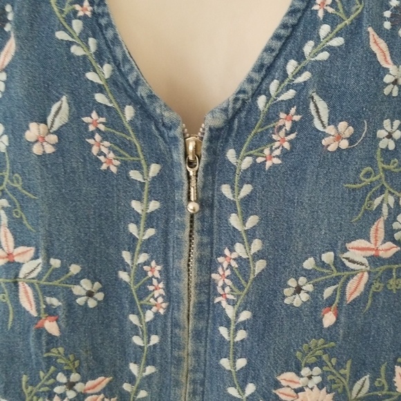 Tom Tom Blues Floral Embroidered Denim Jean Vest - Picture 6 of 8